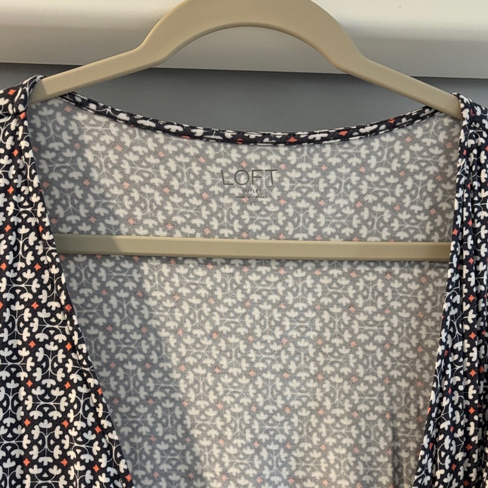 LOFT navy and white floral summer top